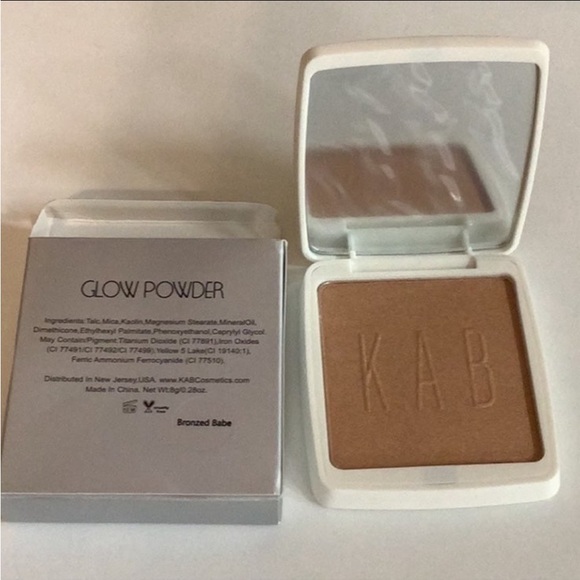 KAB Cosmetics Bronzed Babe full size glow pressed powder NIB - Picture 7 of 7
